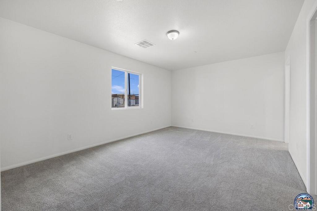 376 Heil Street 1 Property Photo 3
