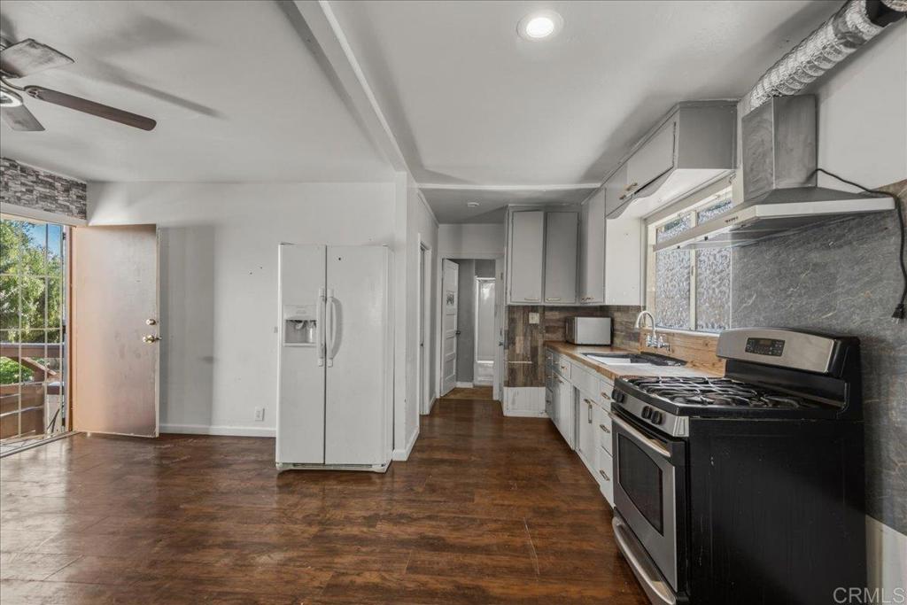 12830 Mapleview St Property Photo 10