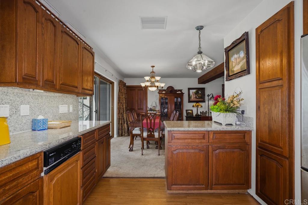 2875 Qualtrough Street Property Photo 6