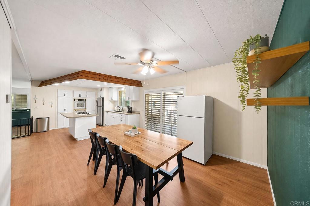 2700 E Valley Parkway 3 Property Photo 2