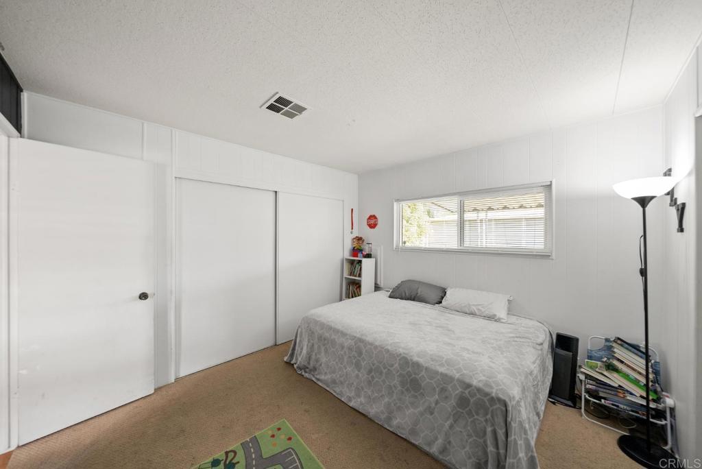 2700 E Valley Parkway 3 Property Photo 17