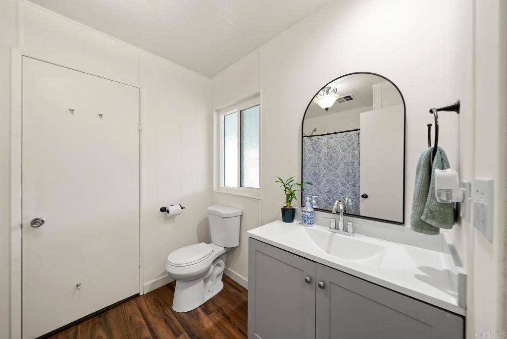 2700 E Valley Parkway 3 Property Photo 19