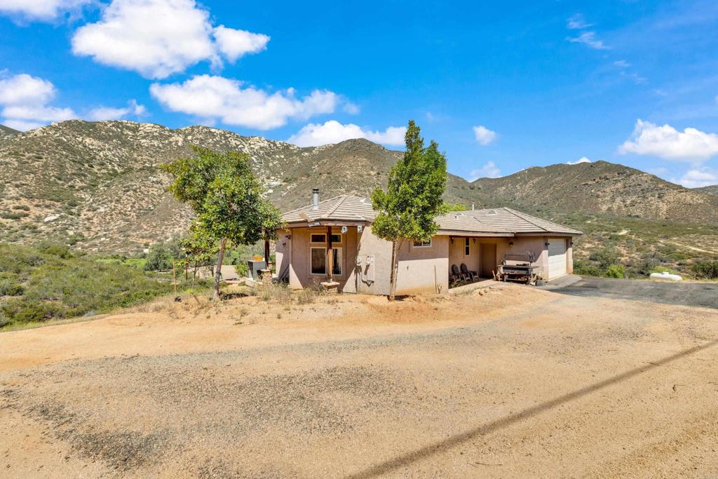 1661 Barrett Lake Road Property Photo 4