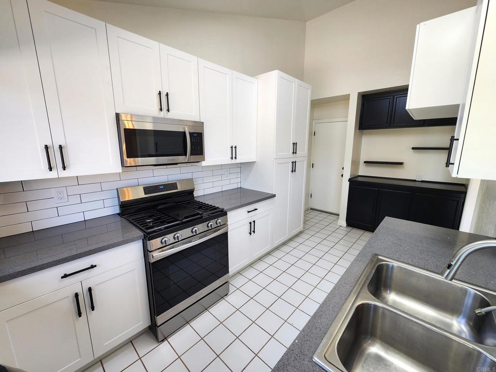 80 Lucas Ct Property Photo 4