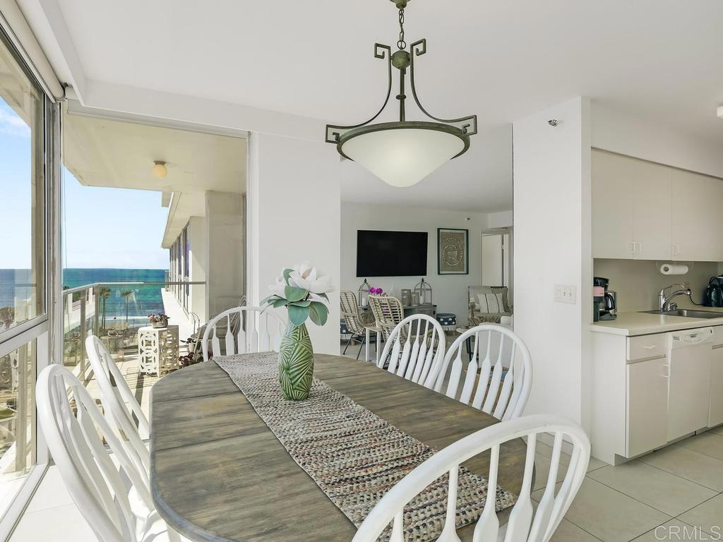 1810 Avenida Del Mundo 609 Property Photo 2