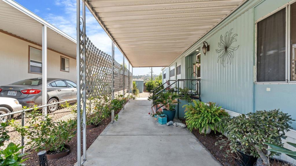 2515 Sweetwater Rd 77 Property Photo 2
