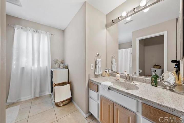 154 E 11th Street Property Photo 10