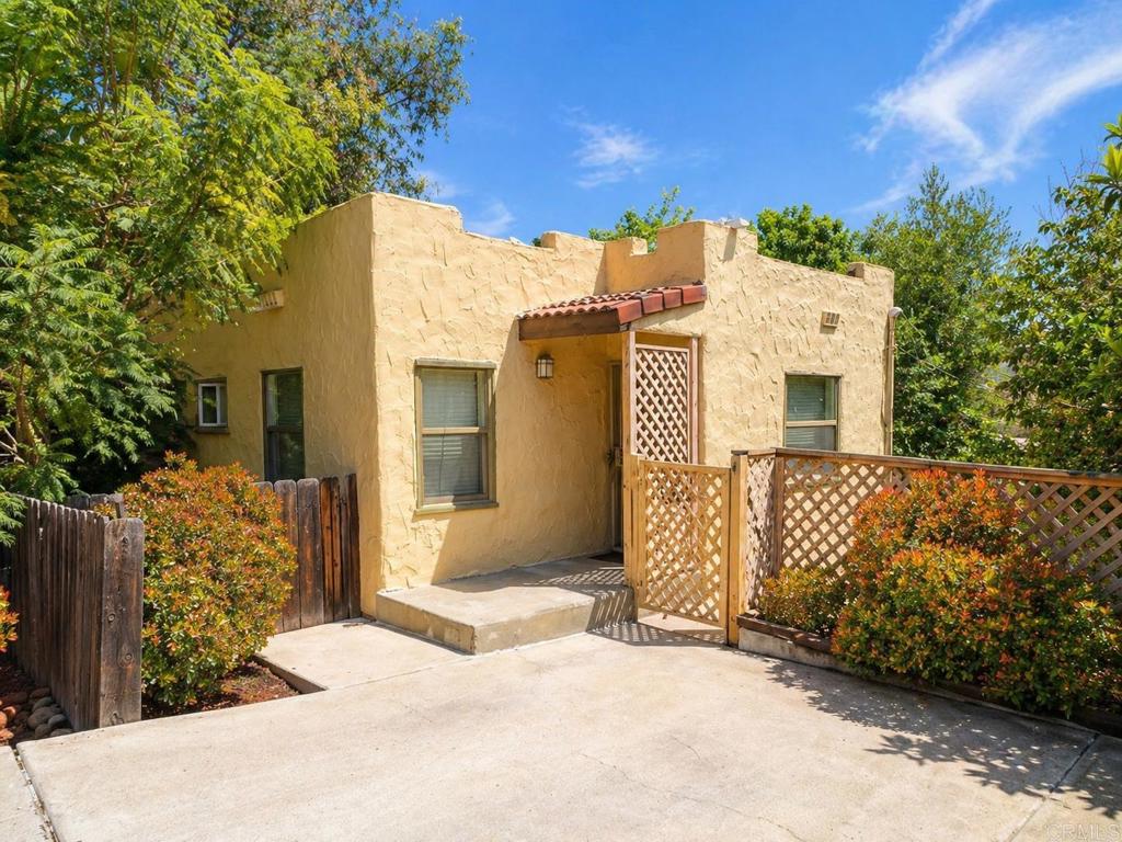 3211 Menlo Property Photo 1