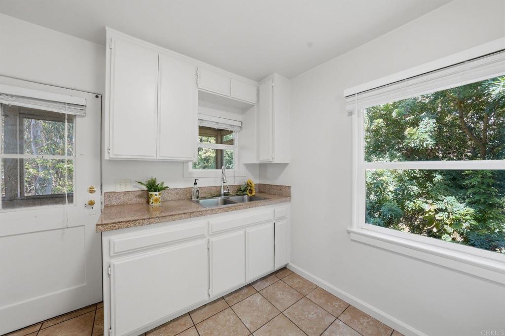 3211 Menlo Property Photo 18