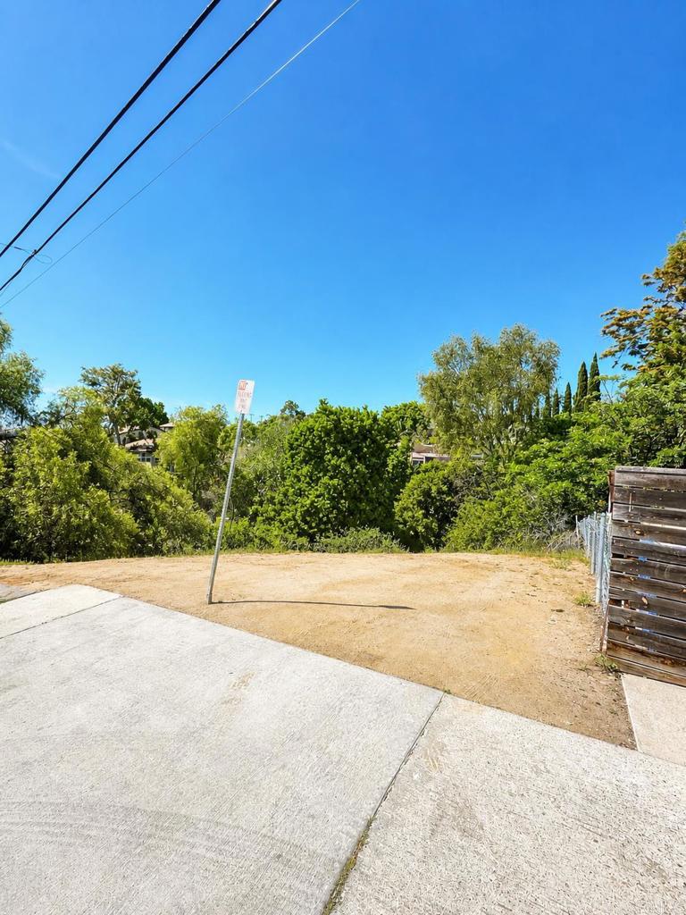 3211 Menlo Property Photo 57