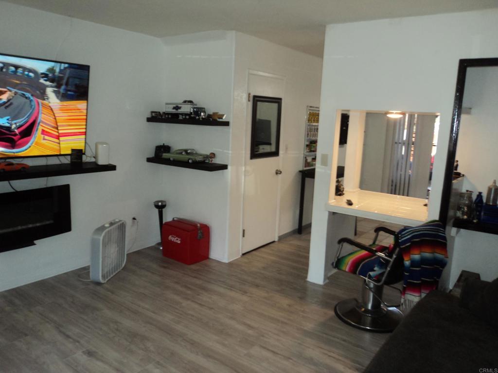 2083 Berry St Property Photo 2