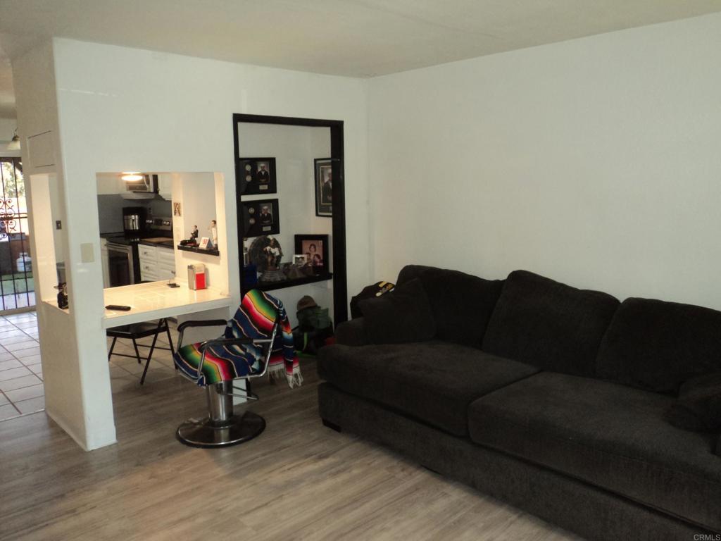 2083 Berry St Property Photo 3