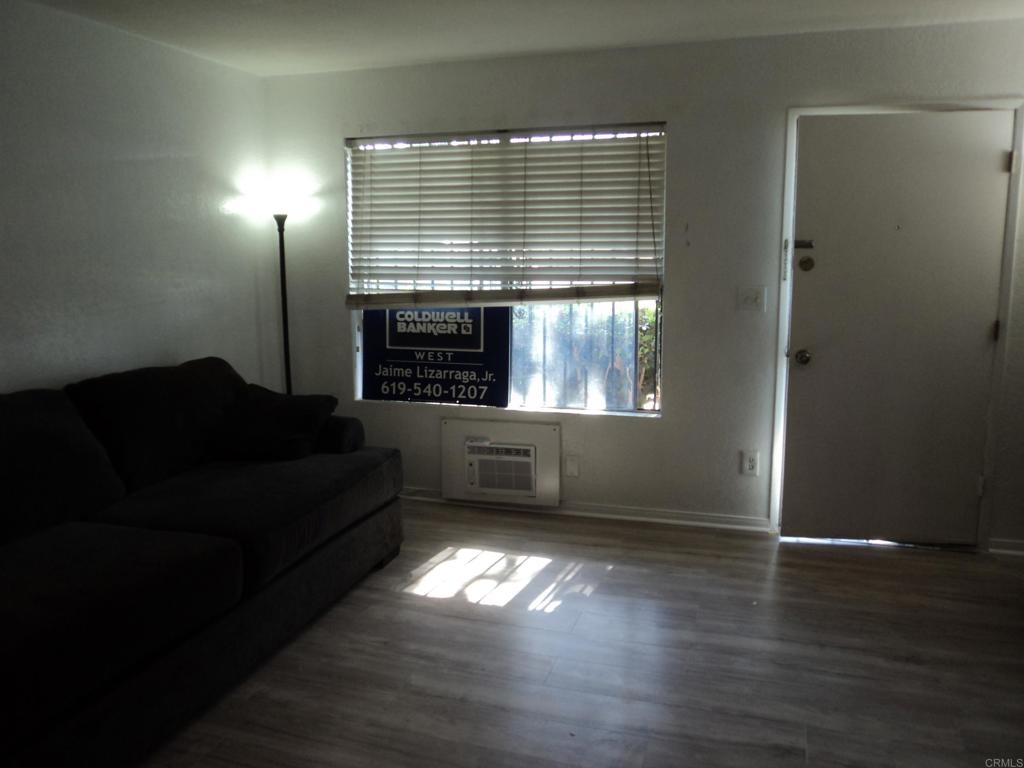 2083 Berry St Property Photo 4