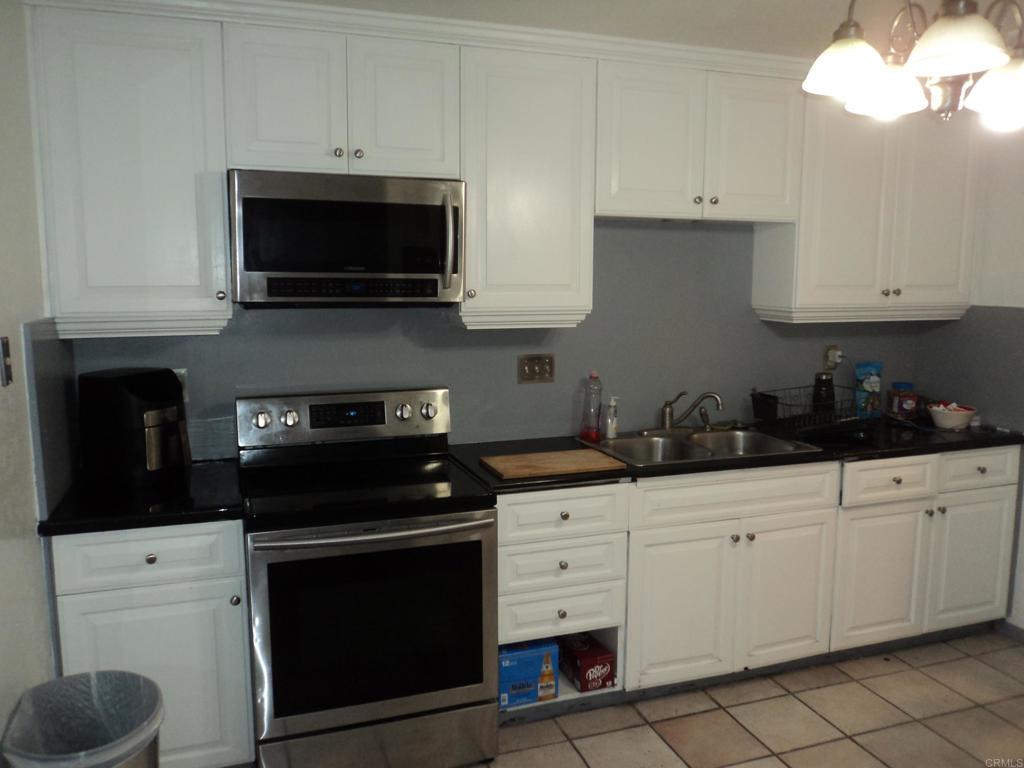 2083 Berry St Property Photo 6