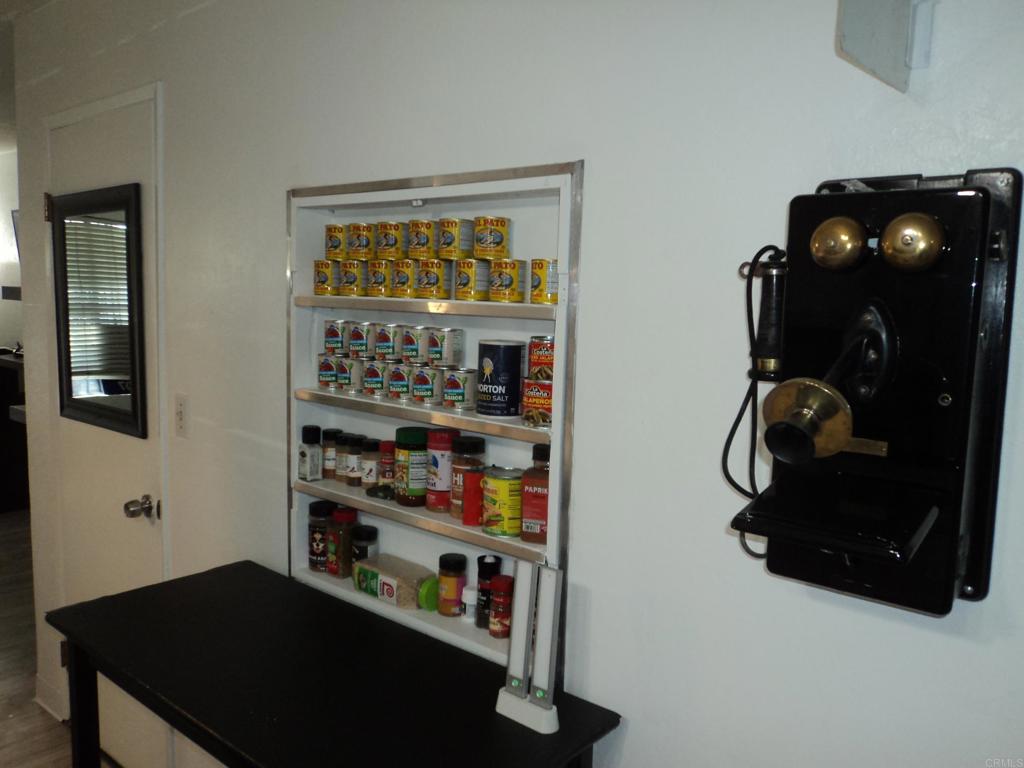 2083 Berry St Property Photo 9