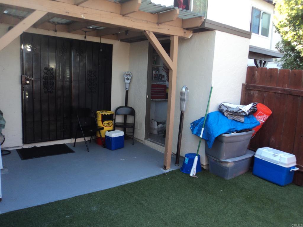 2083 Berry St Property Photo 11