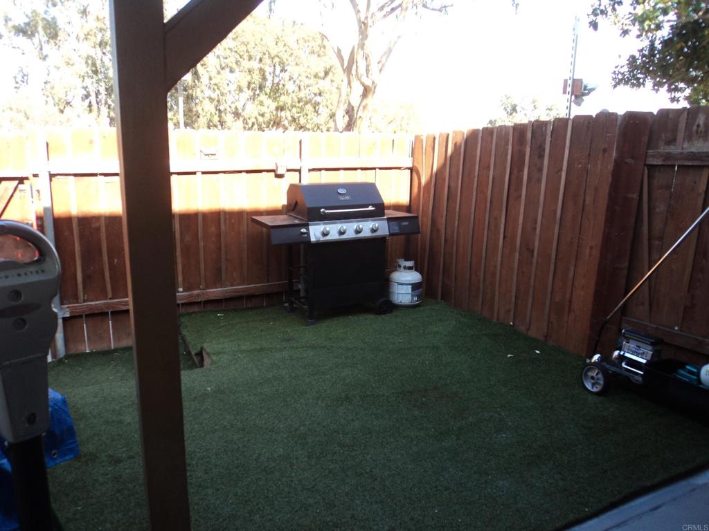 2083 Berry St Property Photo 13