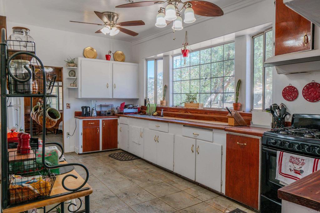 45500 Lewis Valley Road Property Photo