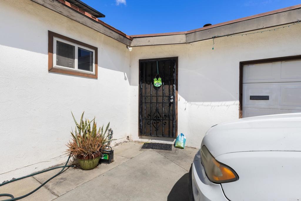 1385 Melrose Property Photo 3