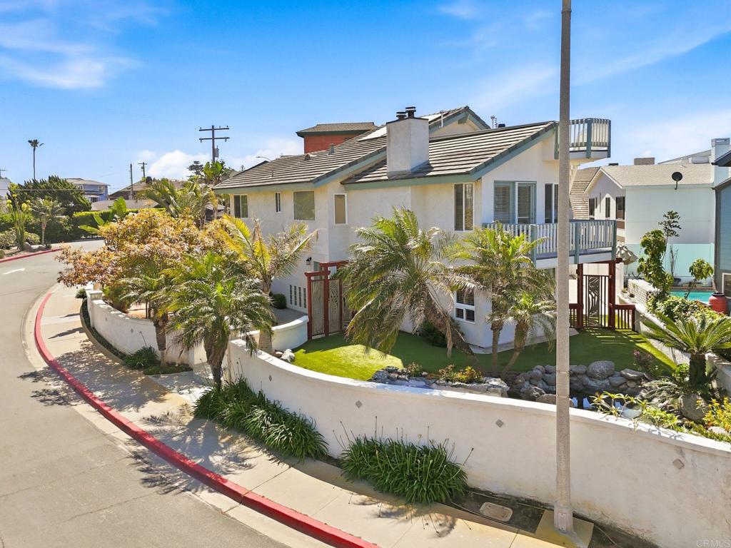 2438 Ocean Street Property Photo 1