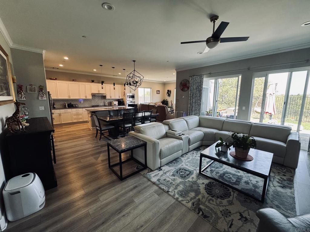 5844 Leaf Springs Place Property Photo 8