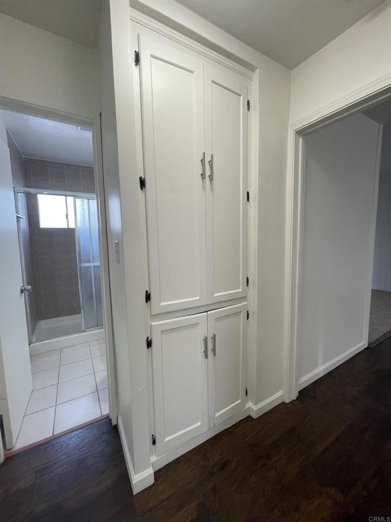 331 E 5th Street Property Photo 5