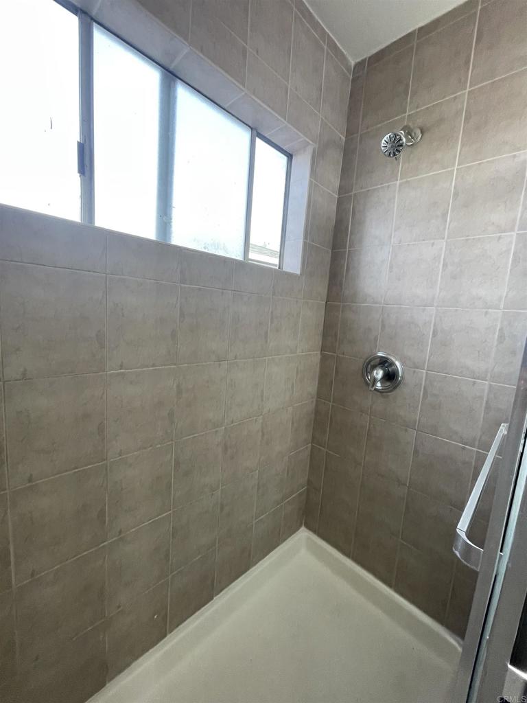 331 E 5th Street Property Photo 8