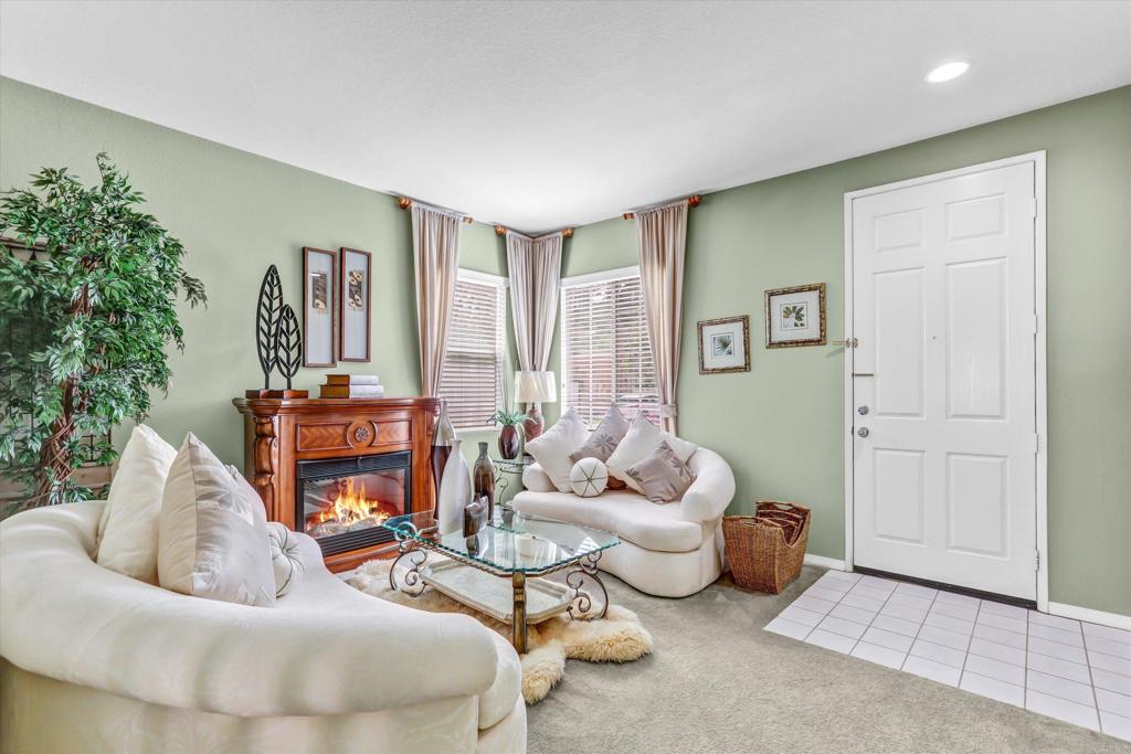 2209 Caminito Turin Property Photo 5
