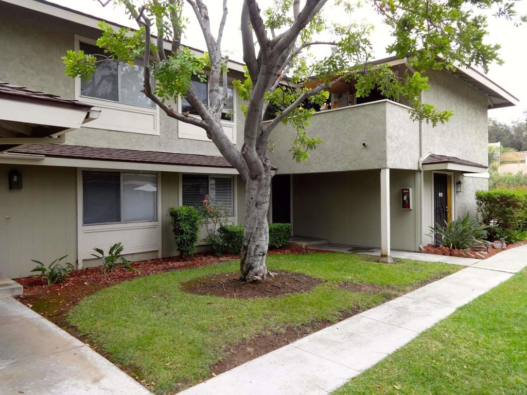 979 Amistad Place C Property Photo 1
