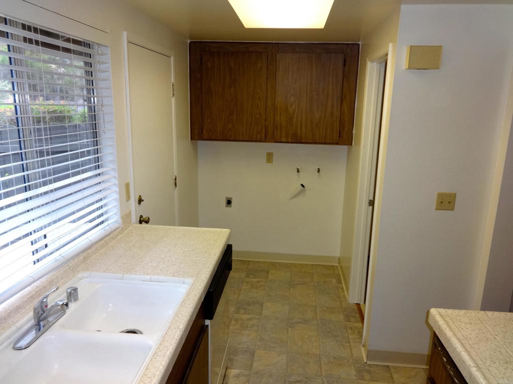 979 Amistad Place C Property Photo 4
