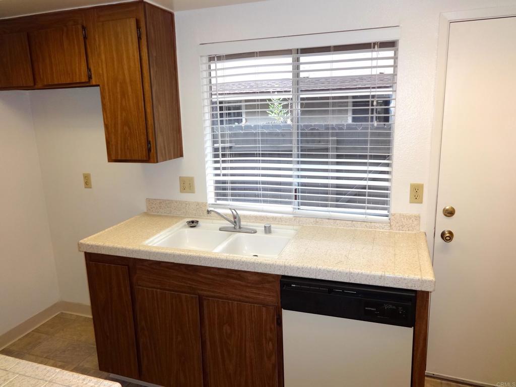 979 Amistad Place C Property Photo 5