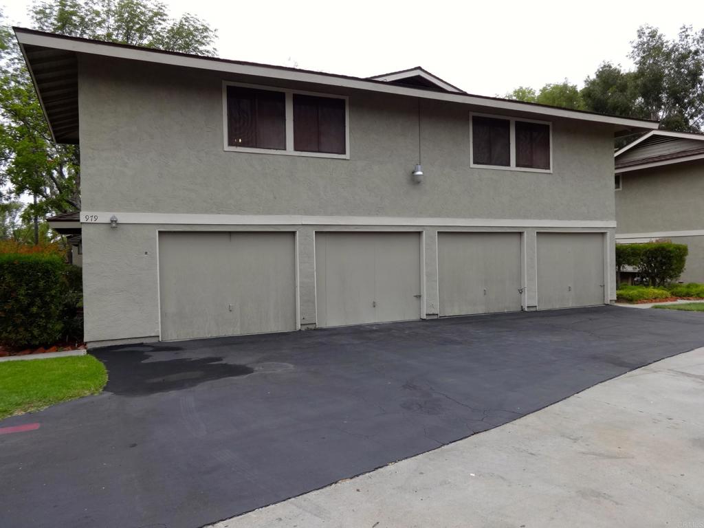 979 Amistad Place C Property Photo 6