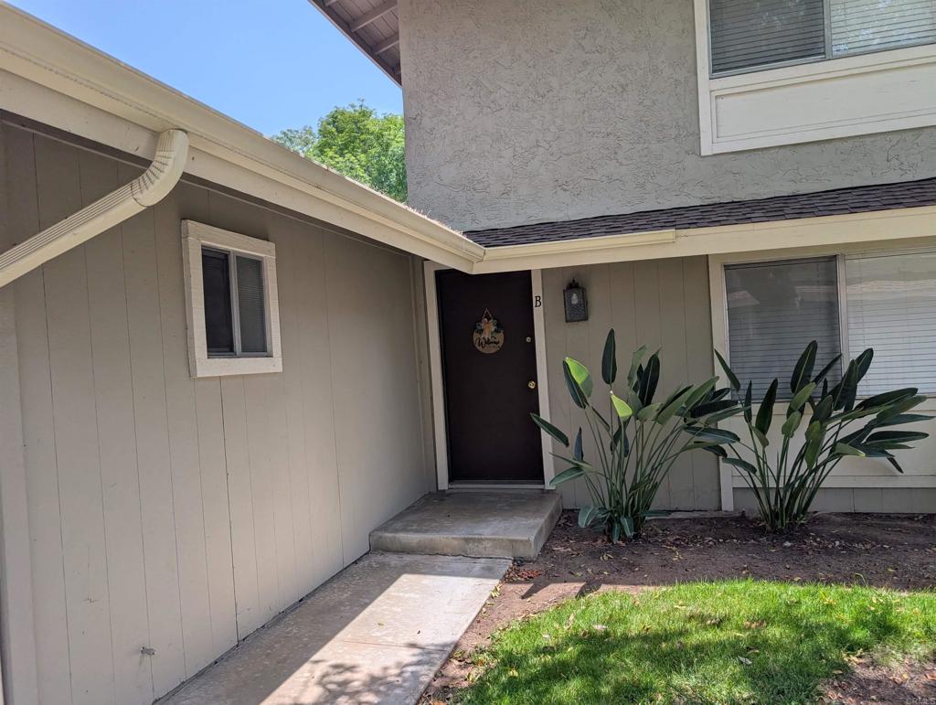 979 Amistad Place B Property Photo 2