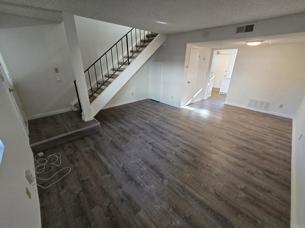 979 Amistad Place B Property Photo 3