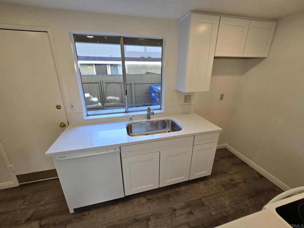 979 Amistad Place B Property Photo 6