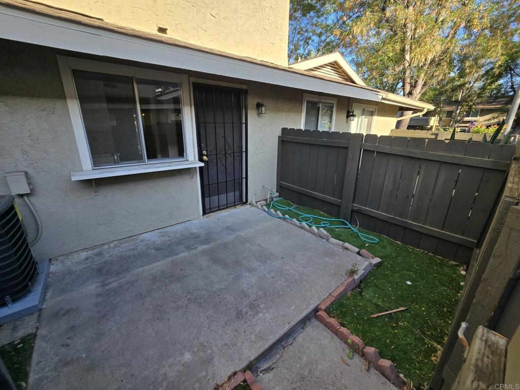 979 Amistad Place B Property Photo 9