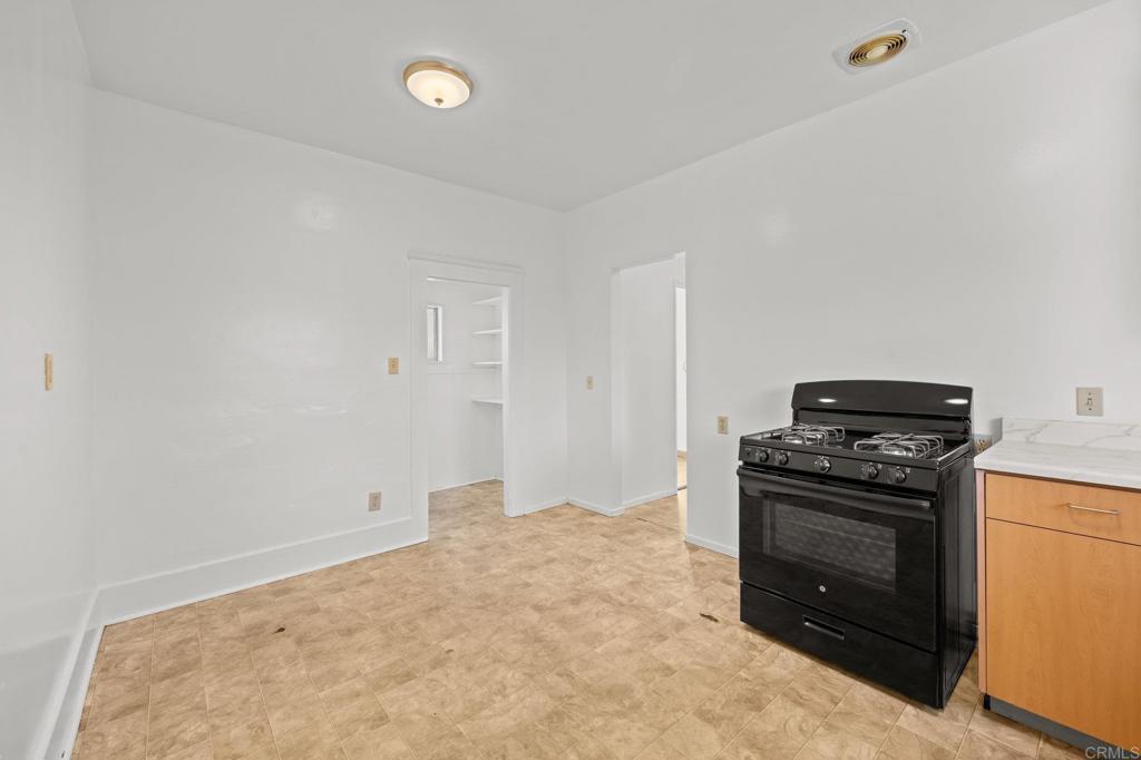 3813 15 Birch Street Property Photo 17