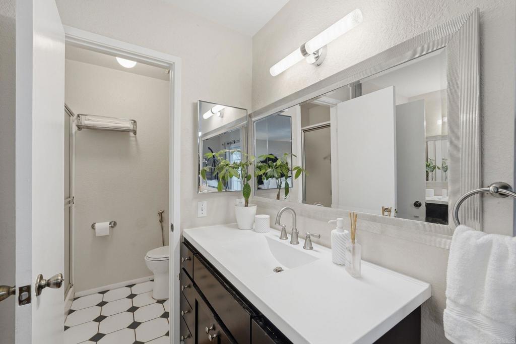 2553 Granada Circle Property Photo 15