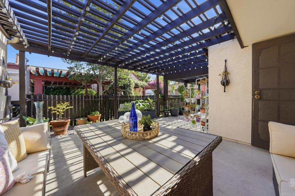 2553 Granada Circle Property Photo 18