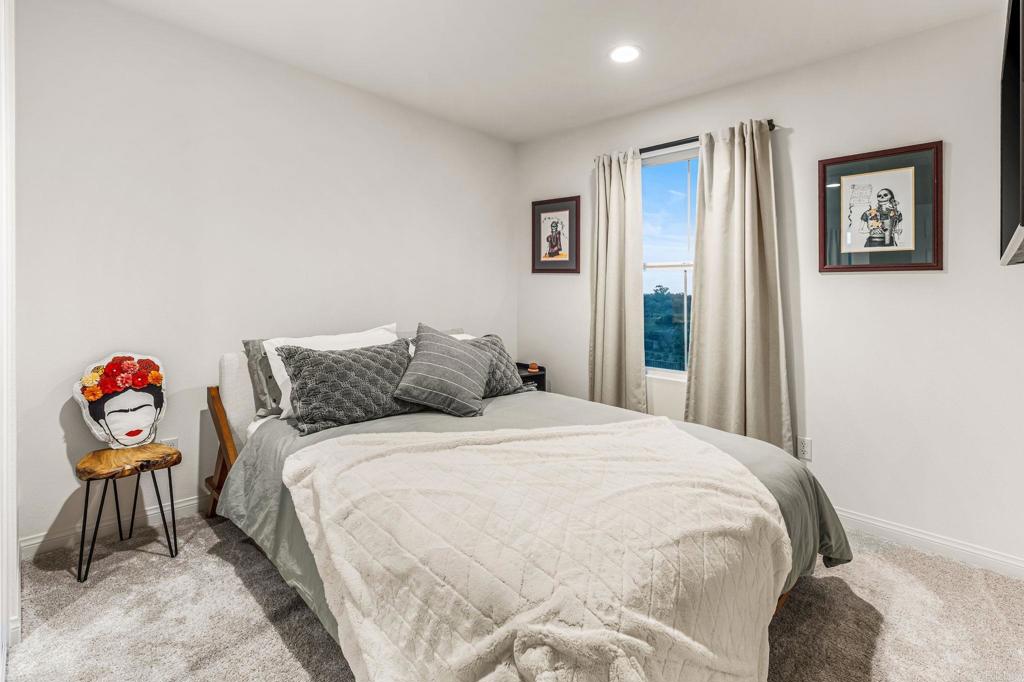 506 Willowmore Street Property Photo 15