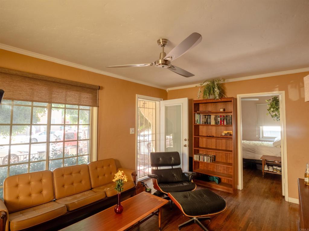 4411 Mcclintock Property Photo 6
