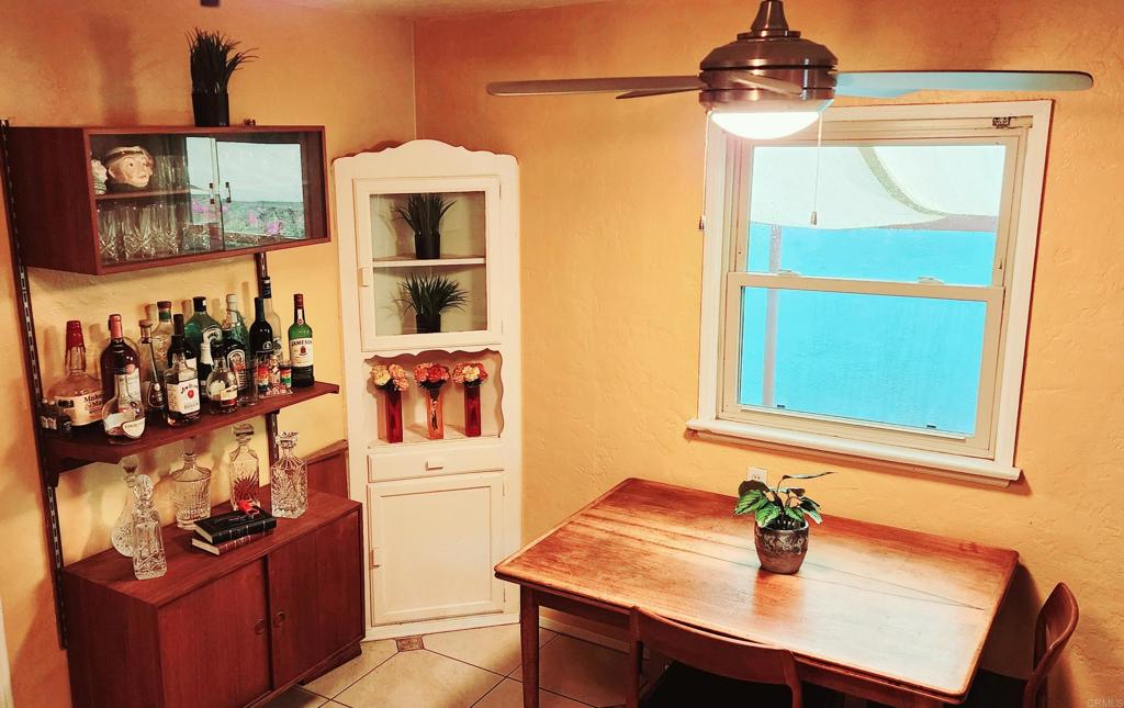 4411 Mcclintock Property Photo 9