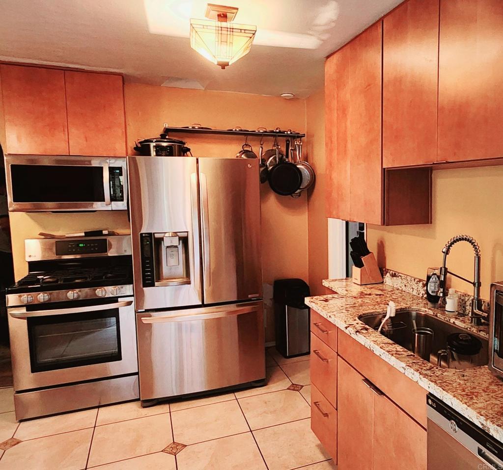 4411 Mcclintock Property Photo 10