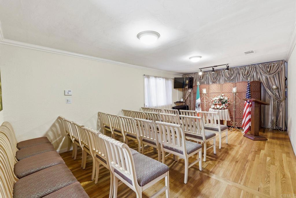 6334 University Avenue Property Photo 15