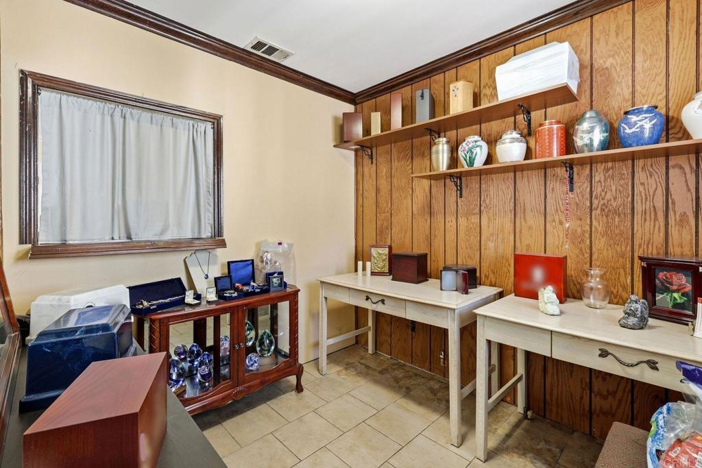6334 University Avenue Property Photo 18