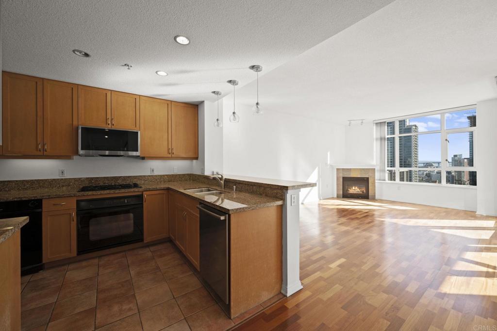 850 Beech Street 1404 Property Photo 11