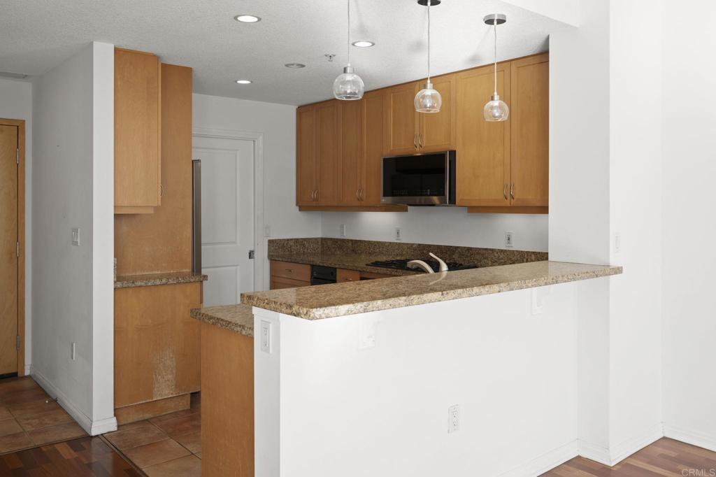 850 Beech Street 1404 Property Photo 12