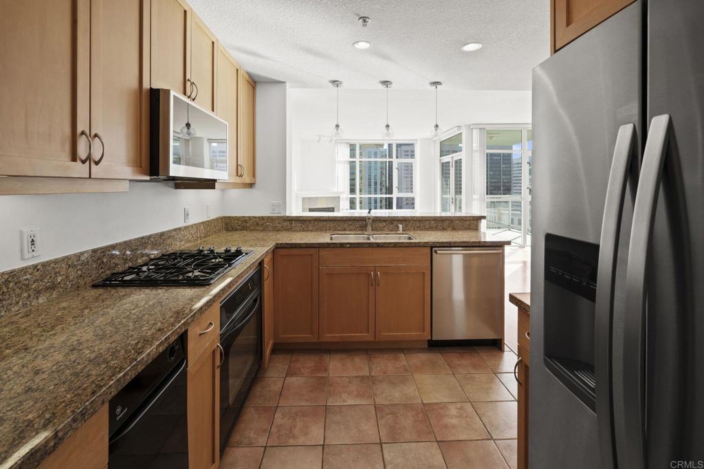 850 Beech Street 1404 Property Photo 18