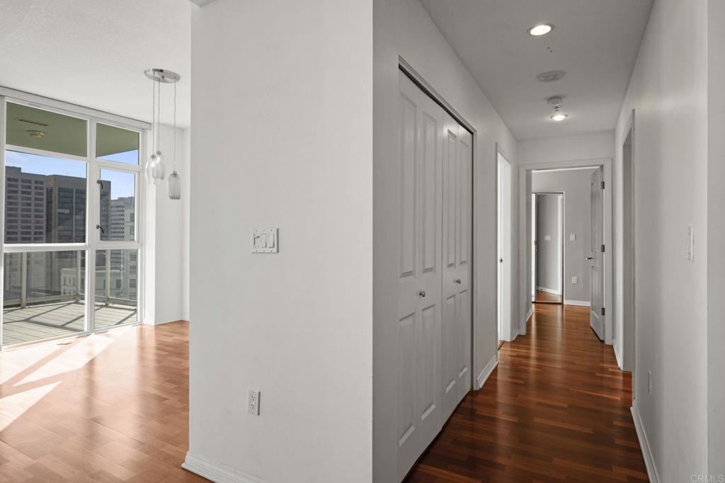 850 Beech Street 1404 Property Photo 25