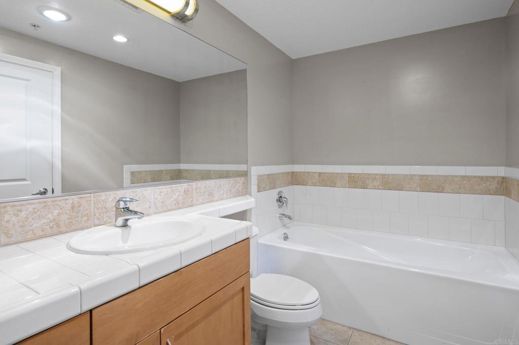 850 Beech Street 1404 Property Photo 31